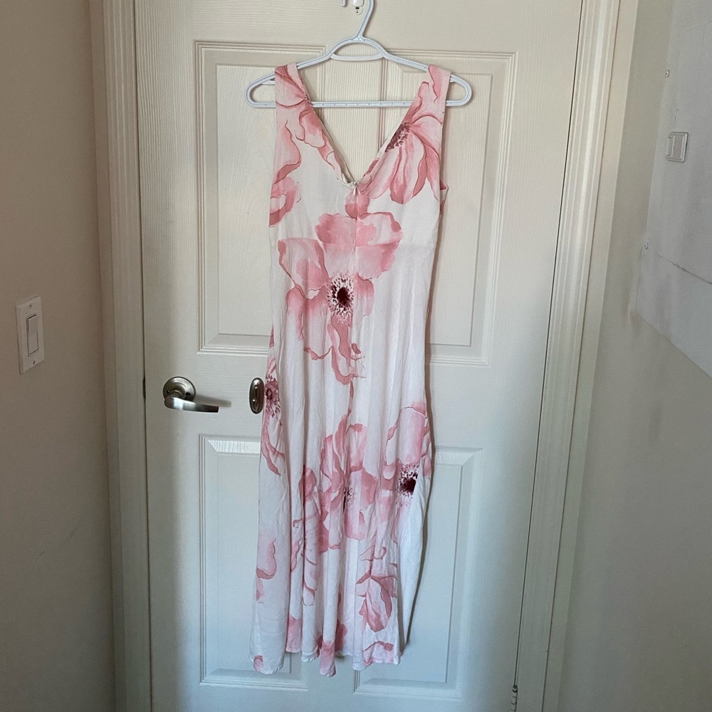 White Floral V neck linen blend summer dress - Picture 4 of 14
